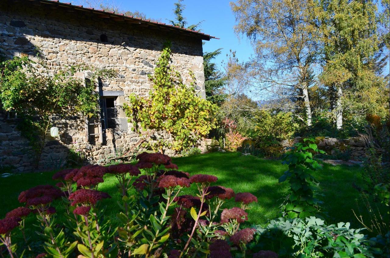 Bed and Breakfast L'embellie à Bertignat Extérieur photo