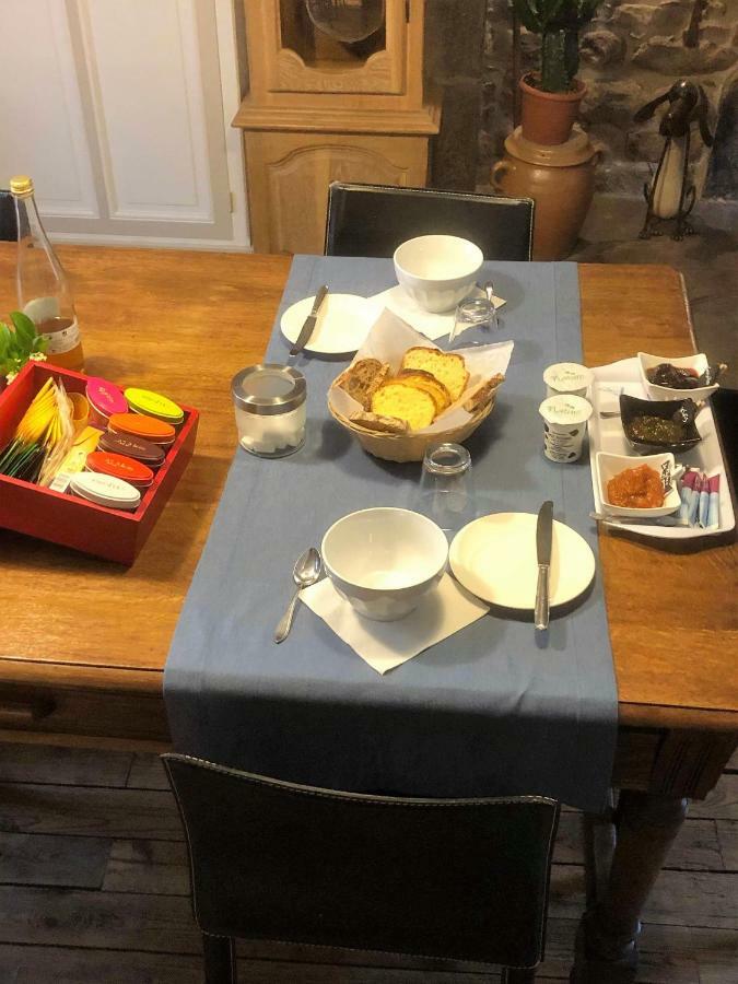 Bed and Breakfast L'embellie à Bertignat Extérieur photo