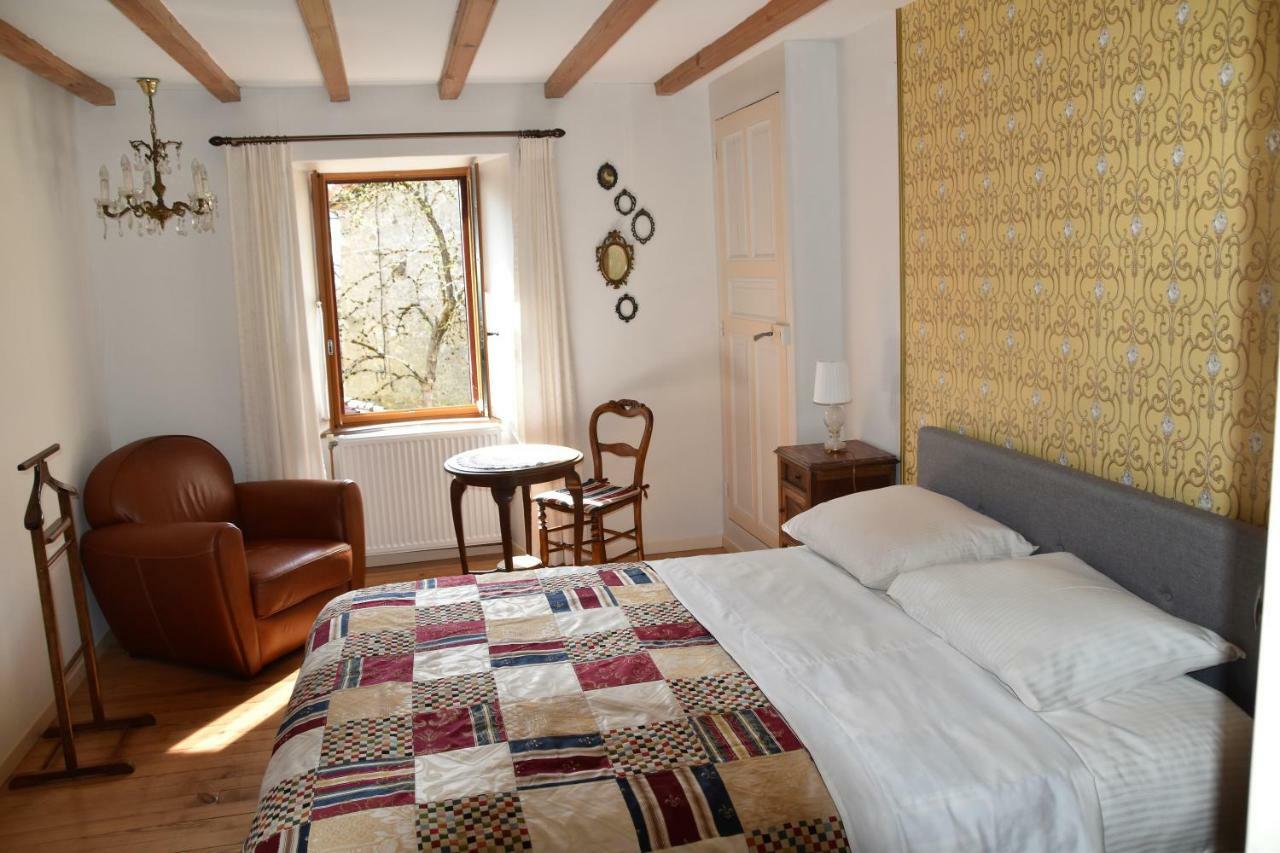 Bed and Breakfast L'embellie à Bertignat Extérieur photo
